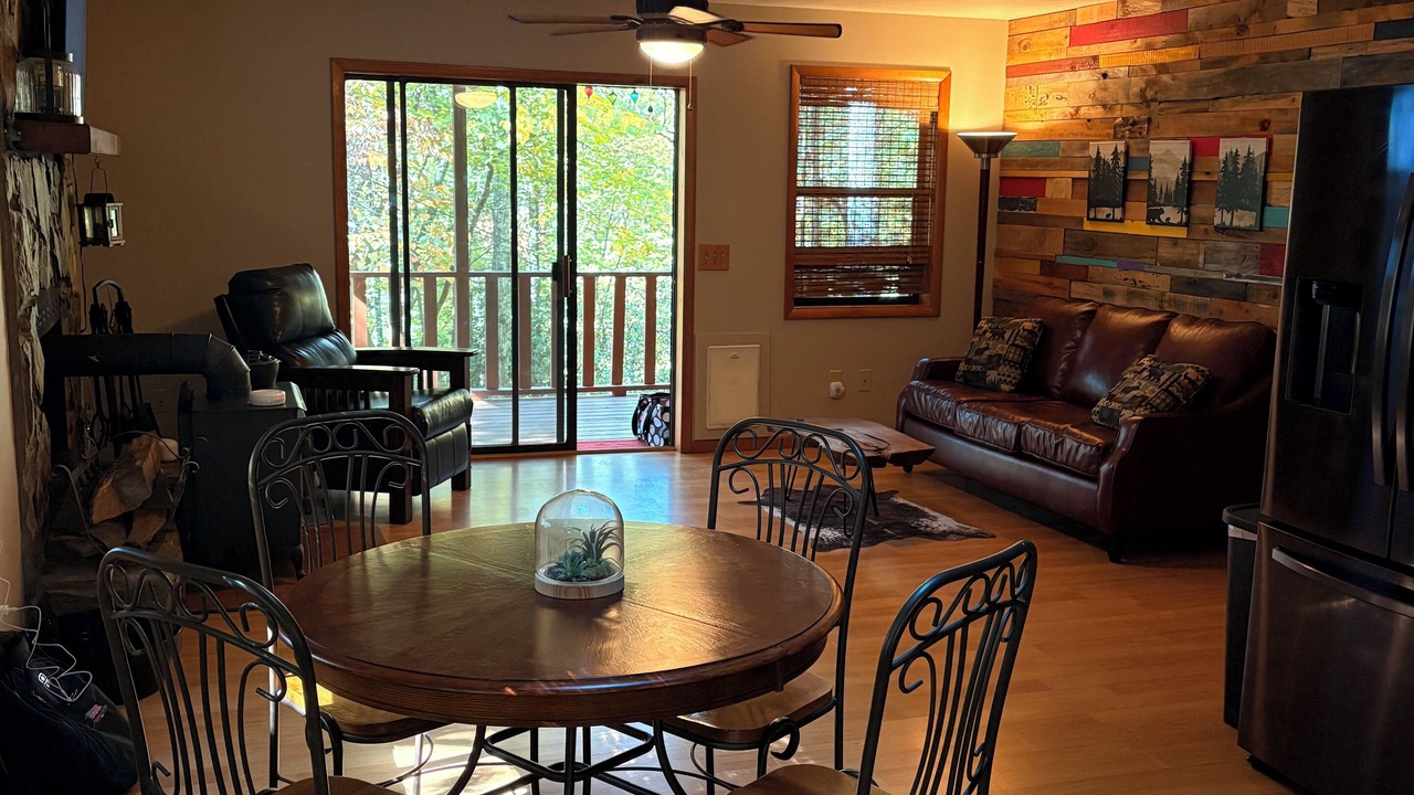 Photo of Livingroom in Indian Rock Springs
