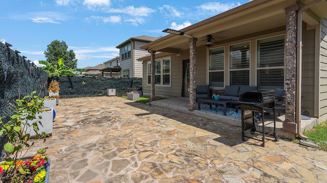 Photo of Patio Balcony in McNeil