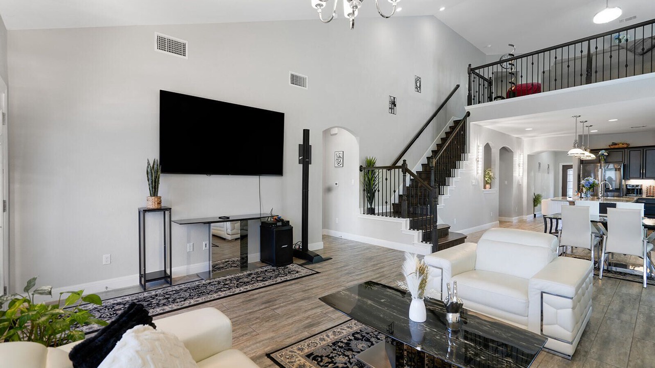 Photo of Livingroom in McNeil