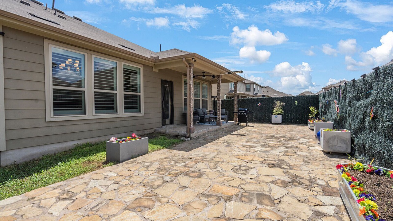 Photo of Patio Balcony in McNeil