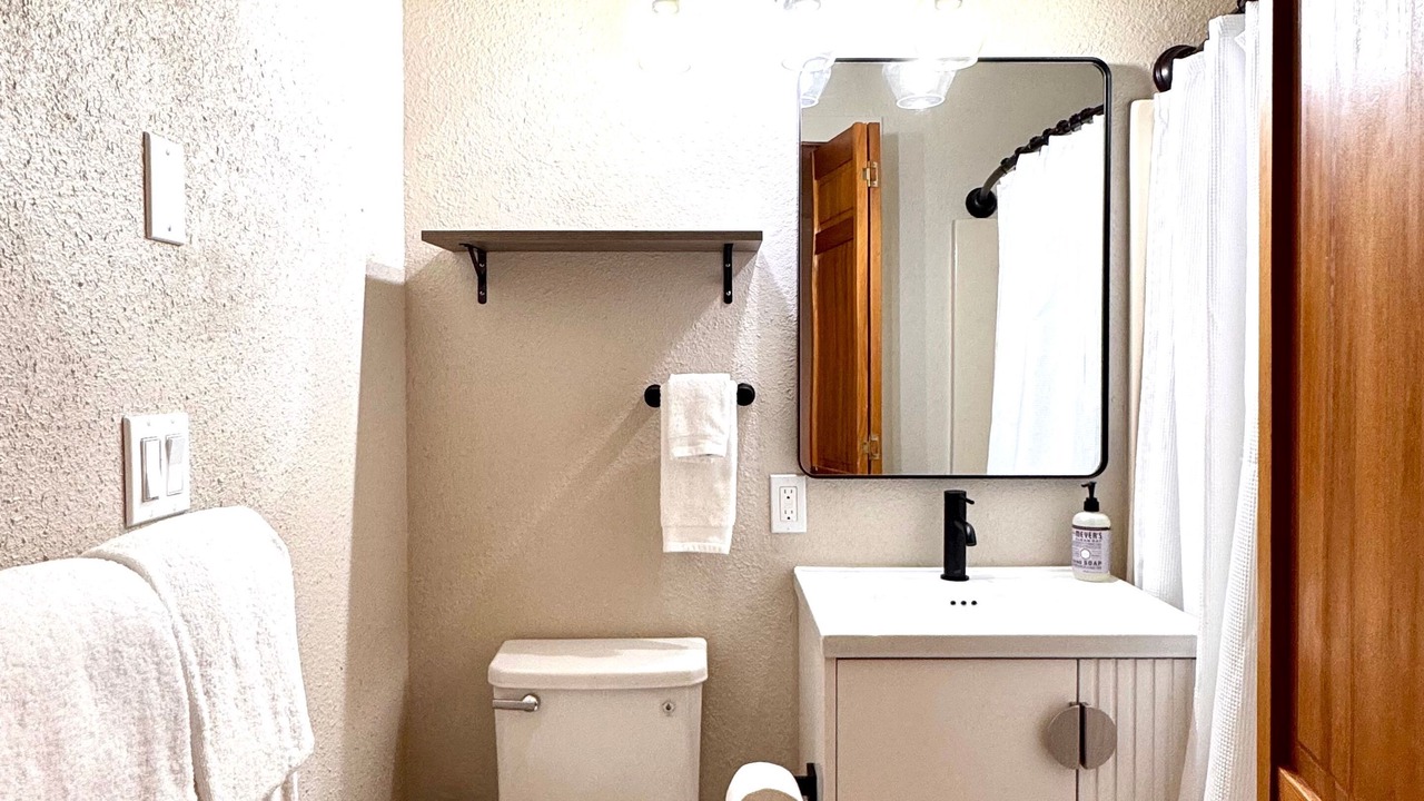 Photo of Bathroom in Yachats
