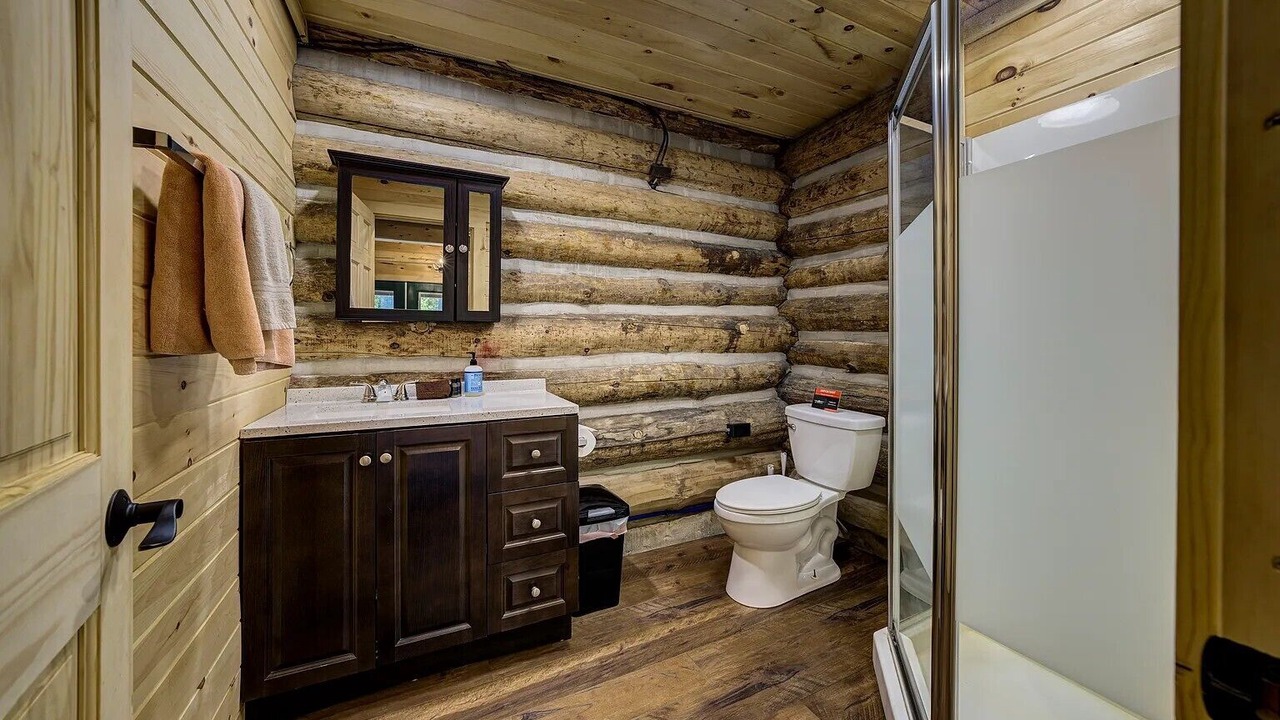 Photo of Bathroom in Mayfield