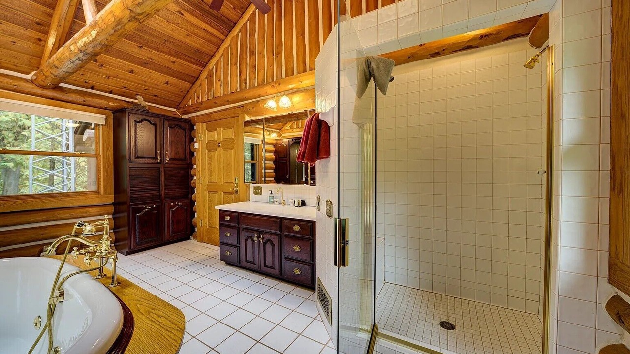 Photo of Bathroom in Mayfield