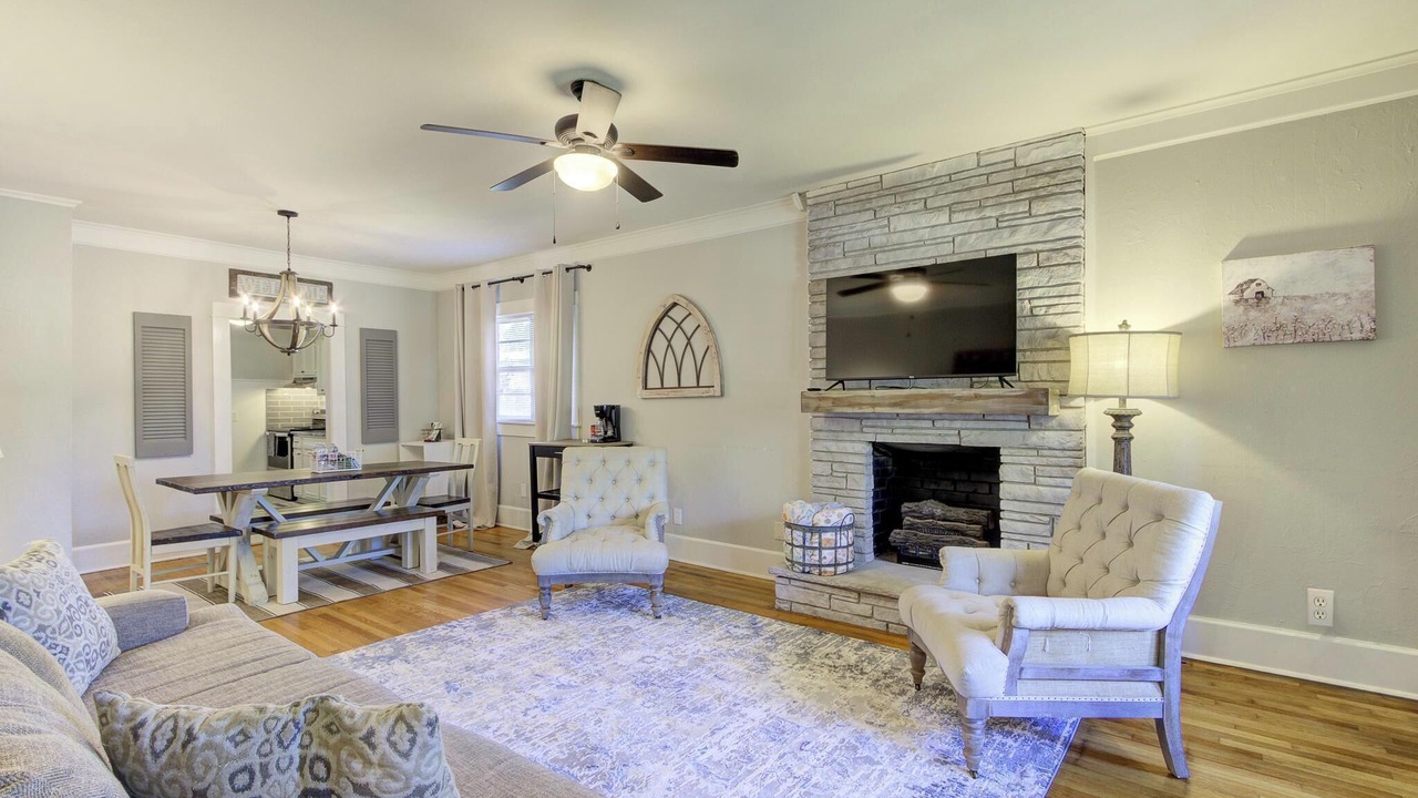 Photo of Livingroom in Crosstown