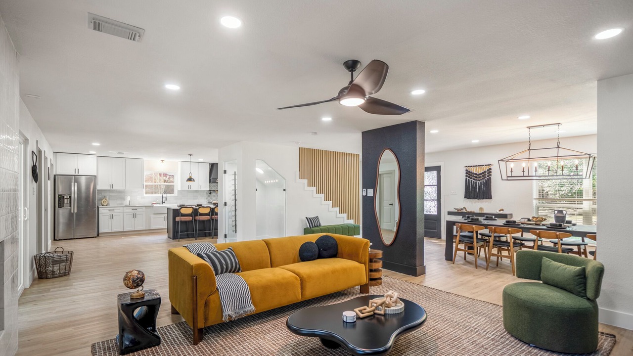 Photo of Livingroom in Garden Oaks