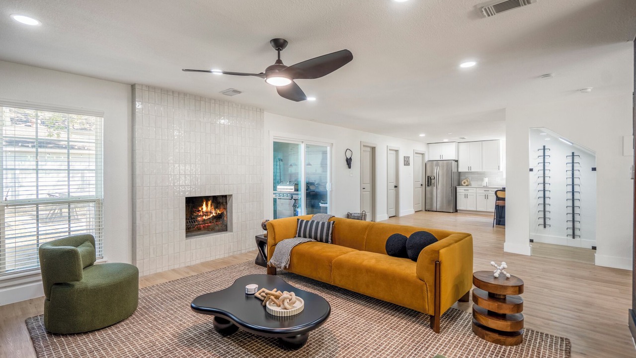 Photo of Livingroom in Garden Oaks