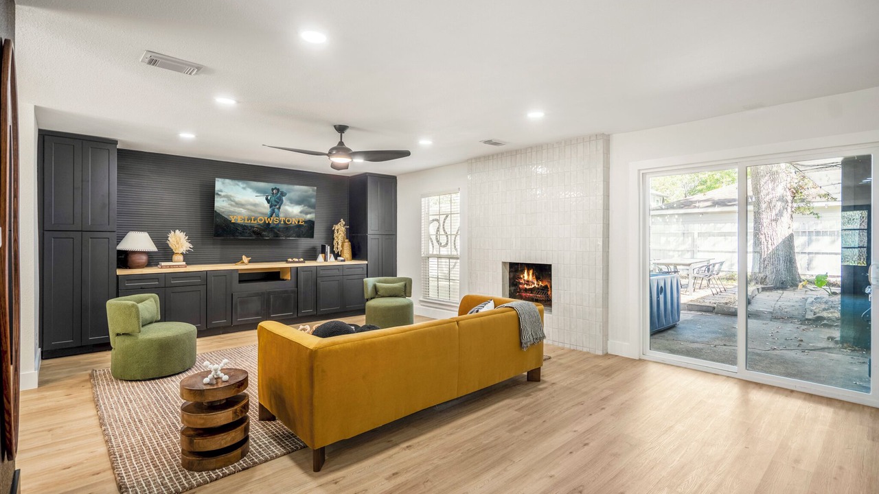 Photo of Livingroom in Garden Oaks