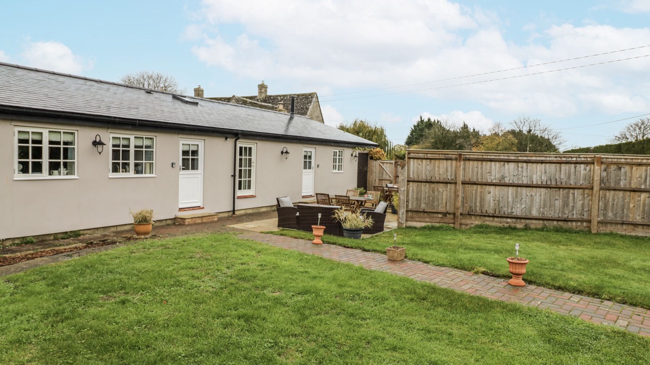 Photo of Outdoor in Black Bourton