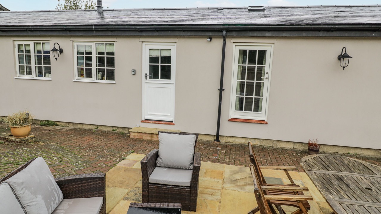 Photo of Outdoor in Black Bourton