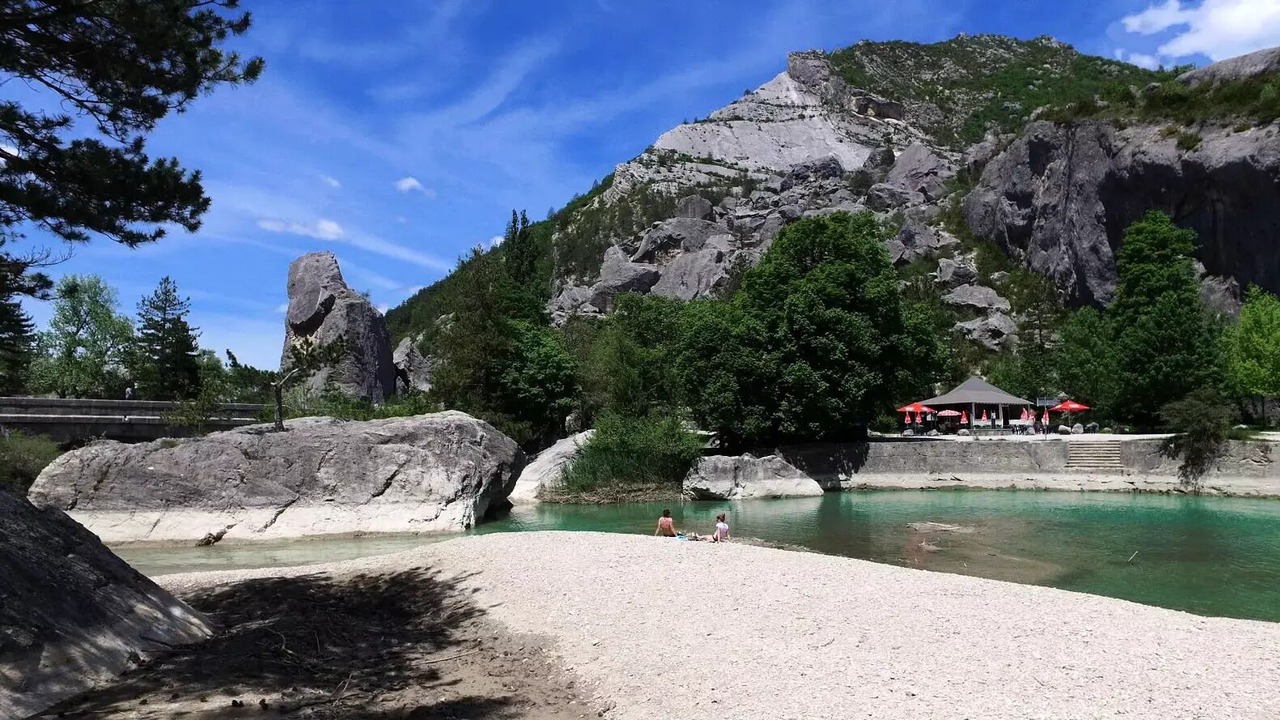 Photo of Others in Die