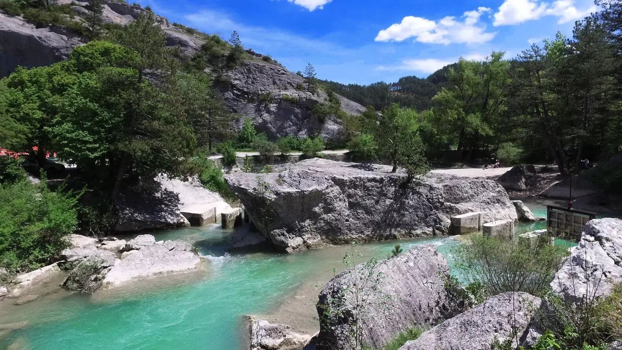 Photo of Others in Die