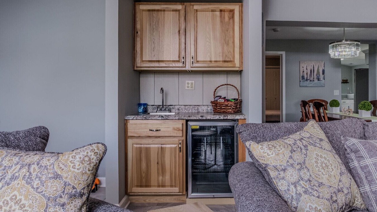 Photo of Livingroom in McHenry