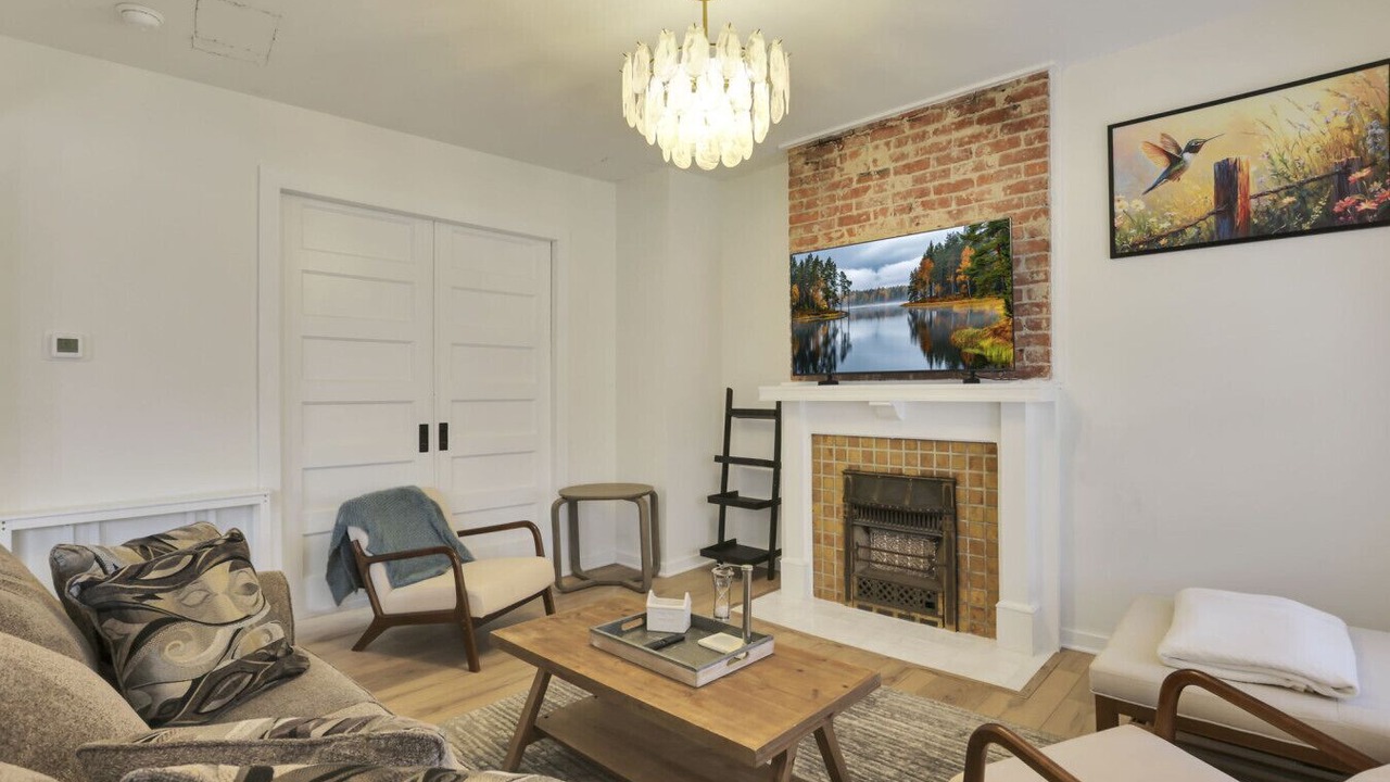 Photo of Livingroom in Franklin Park