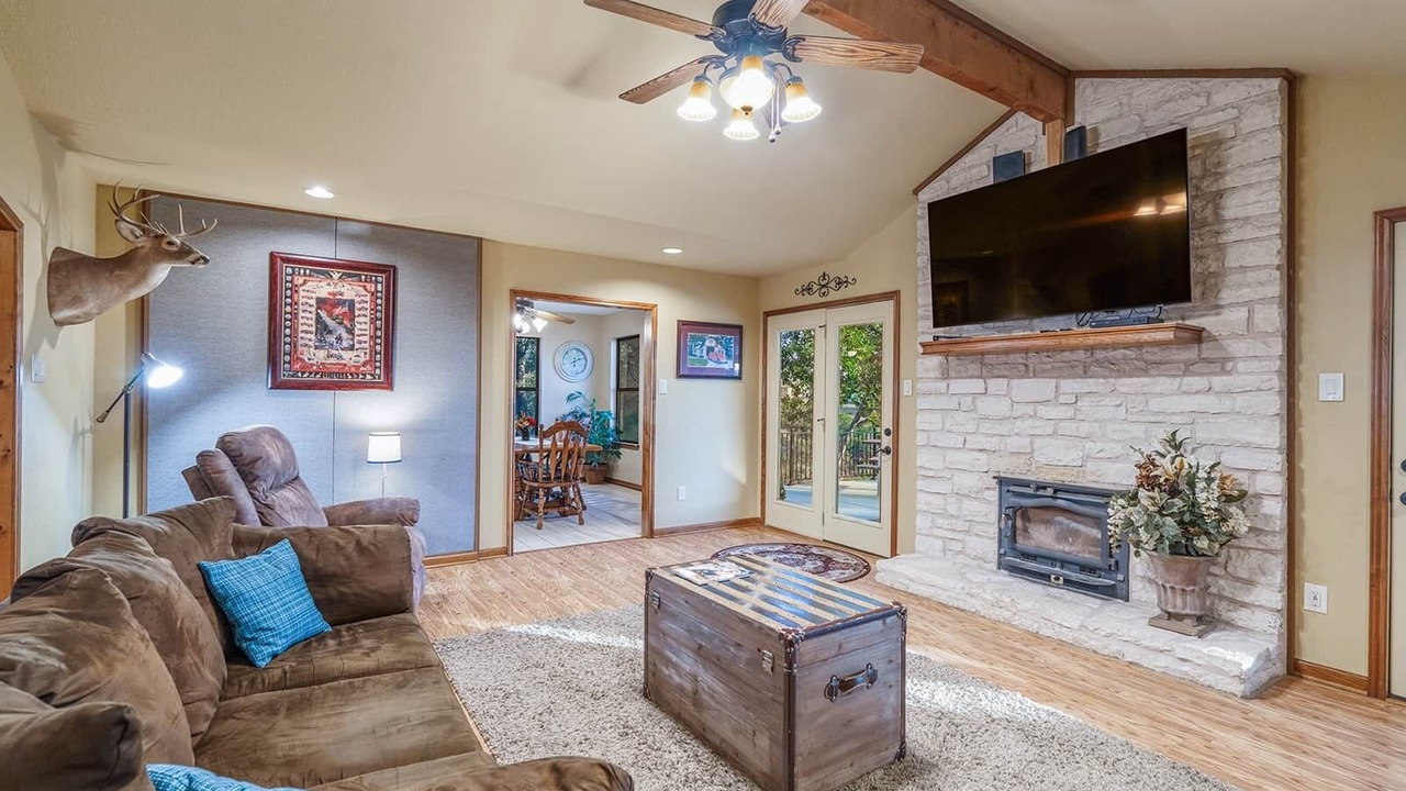 Photo of Livingroom in Dripping Springs
