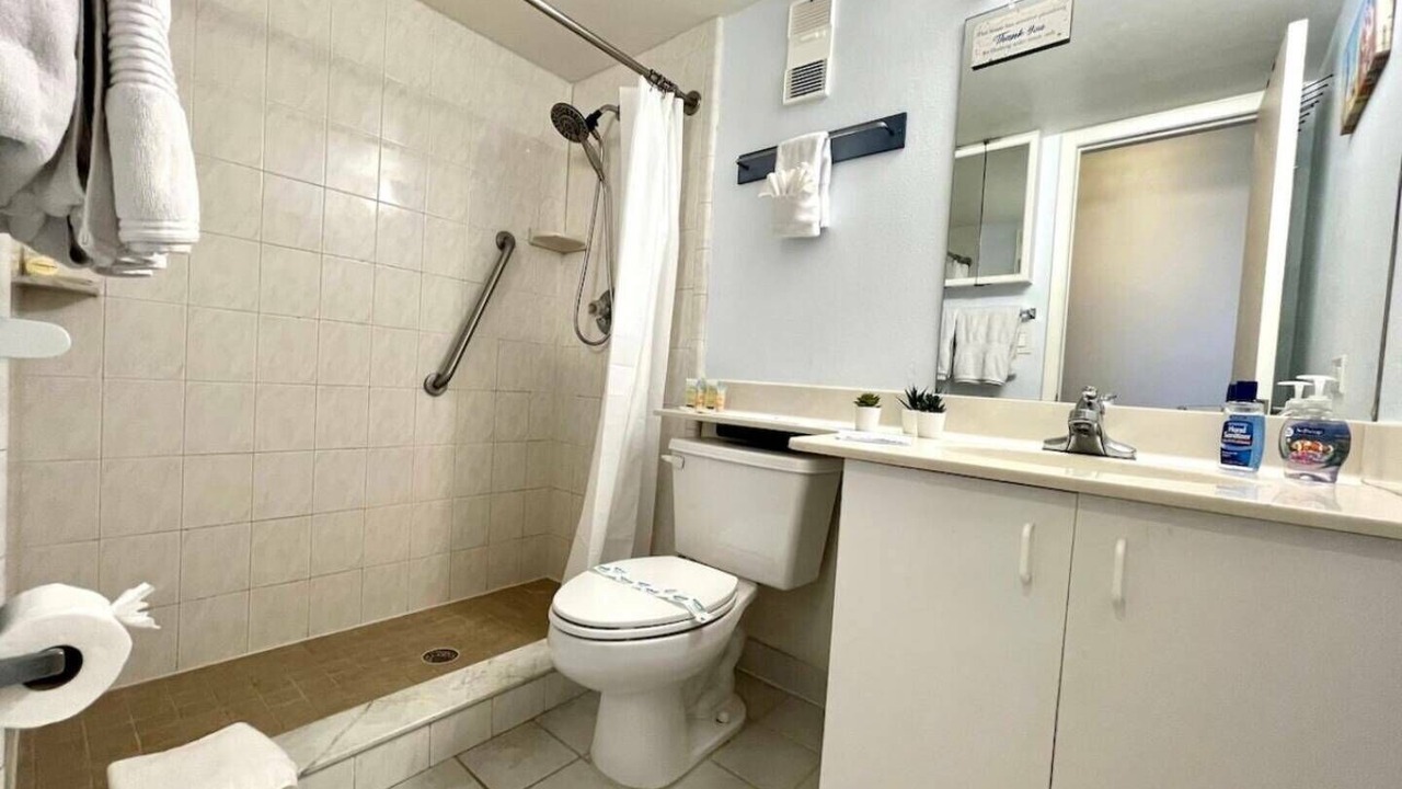 Photo of Bathroom in Lenox Park