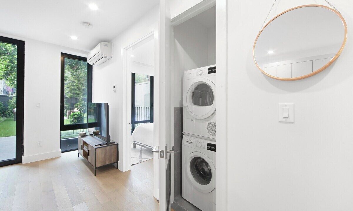 Photo of Others in Greenpoint