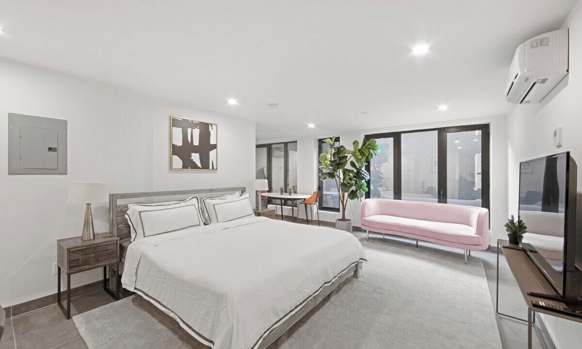 Photo of Bedroom in Greenpoint