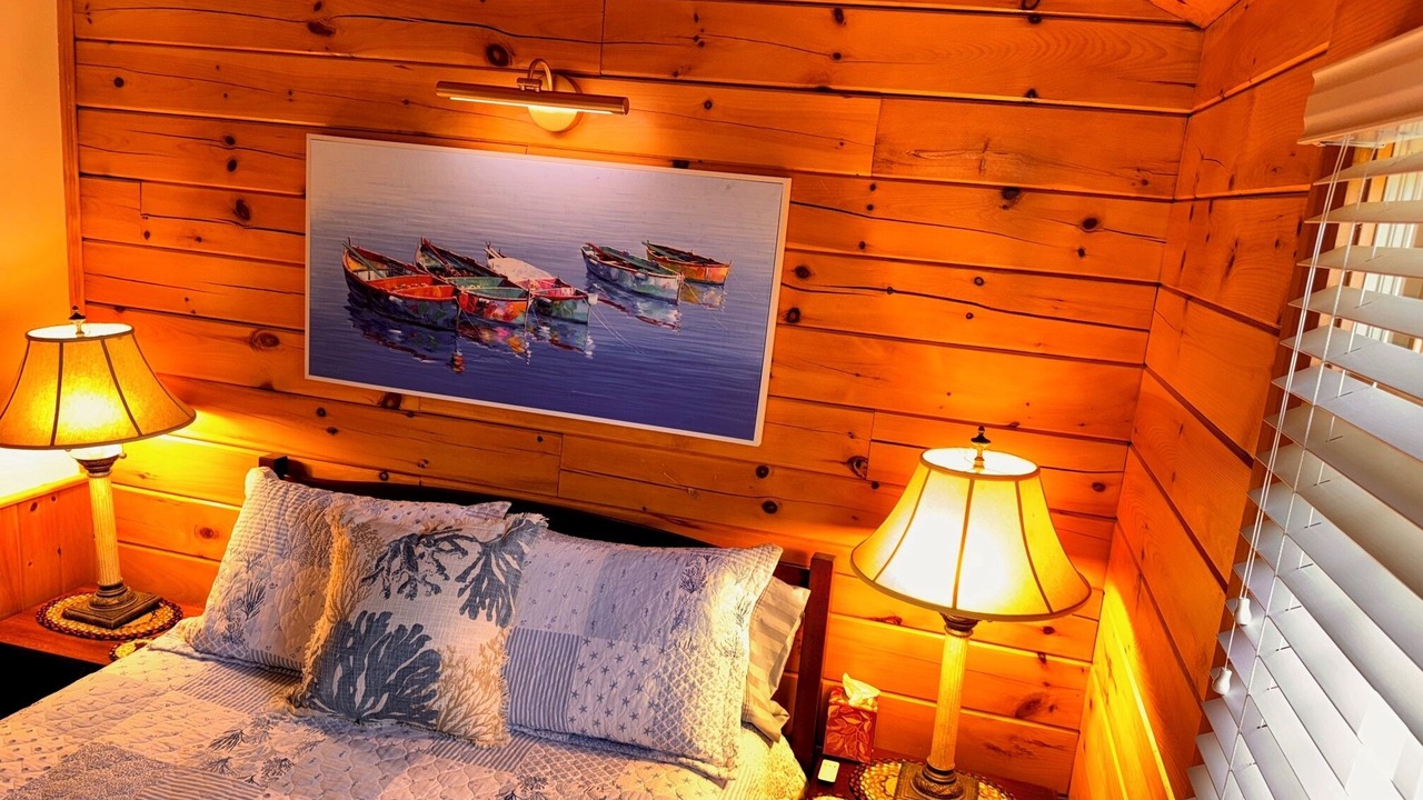 Photo of Bedroom in Northport