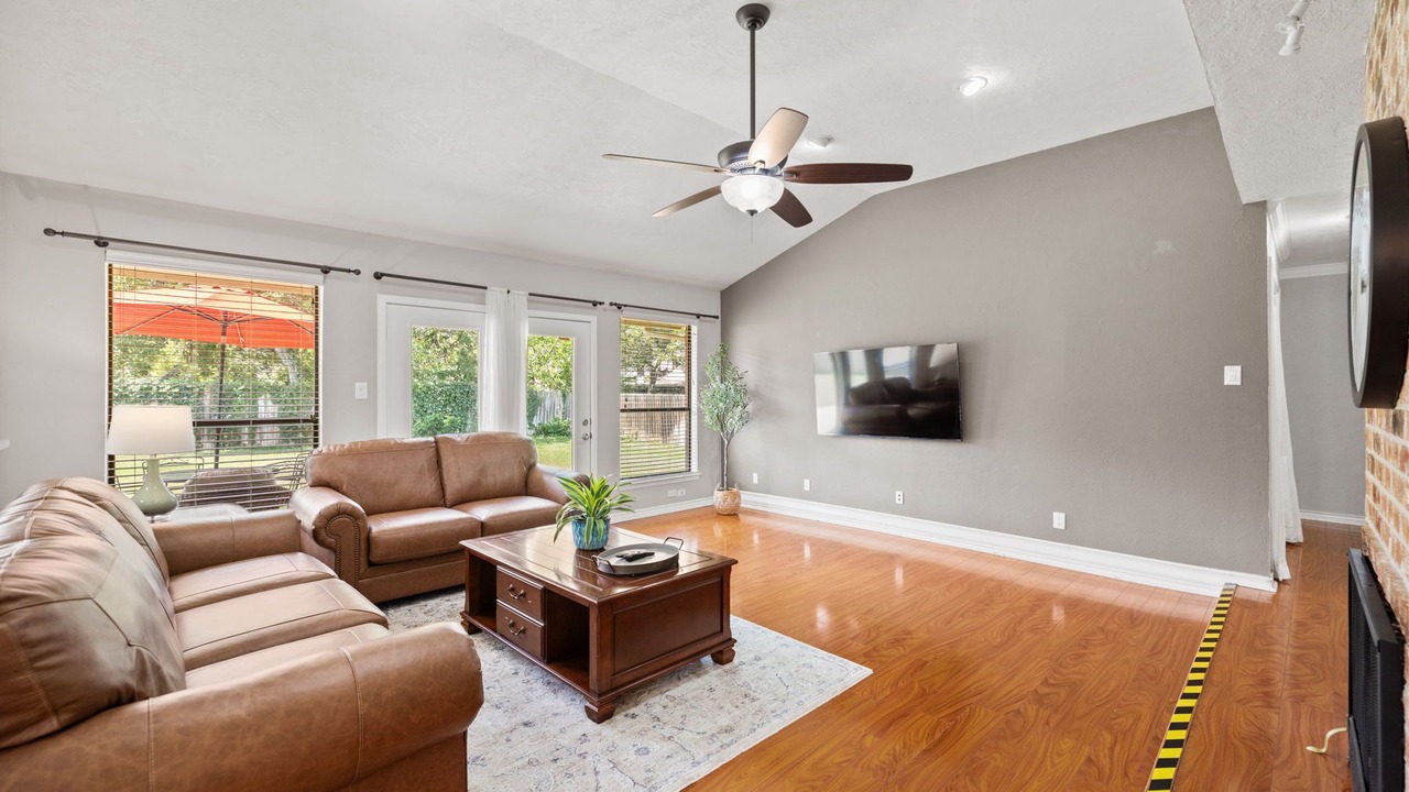 Photo of Livingroom in Stone Canyon