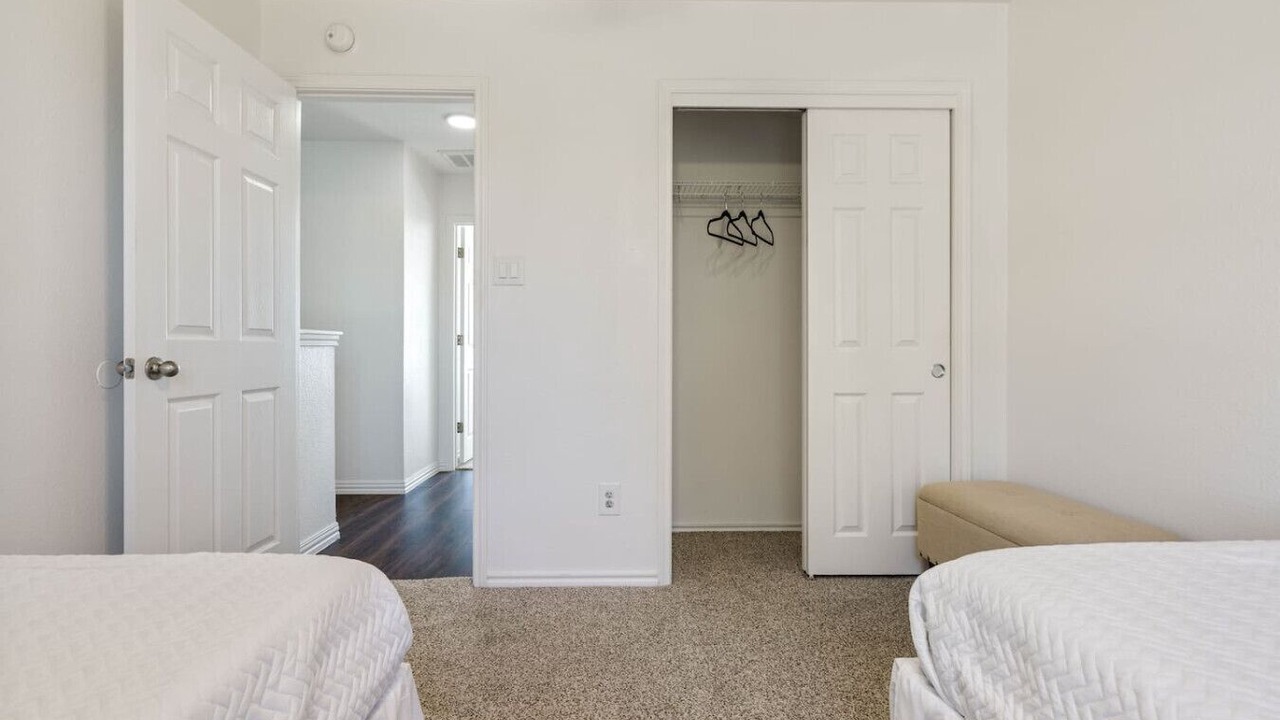 Photo of Bedroom in Manor