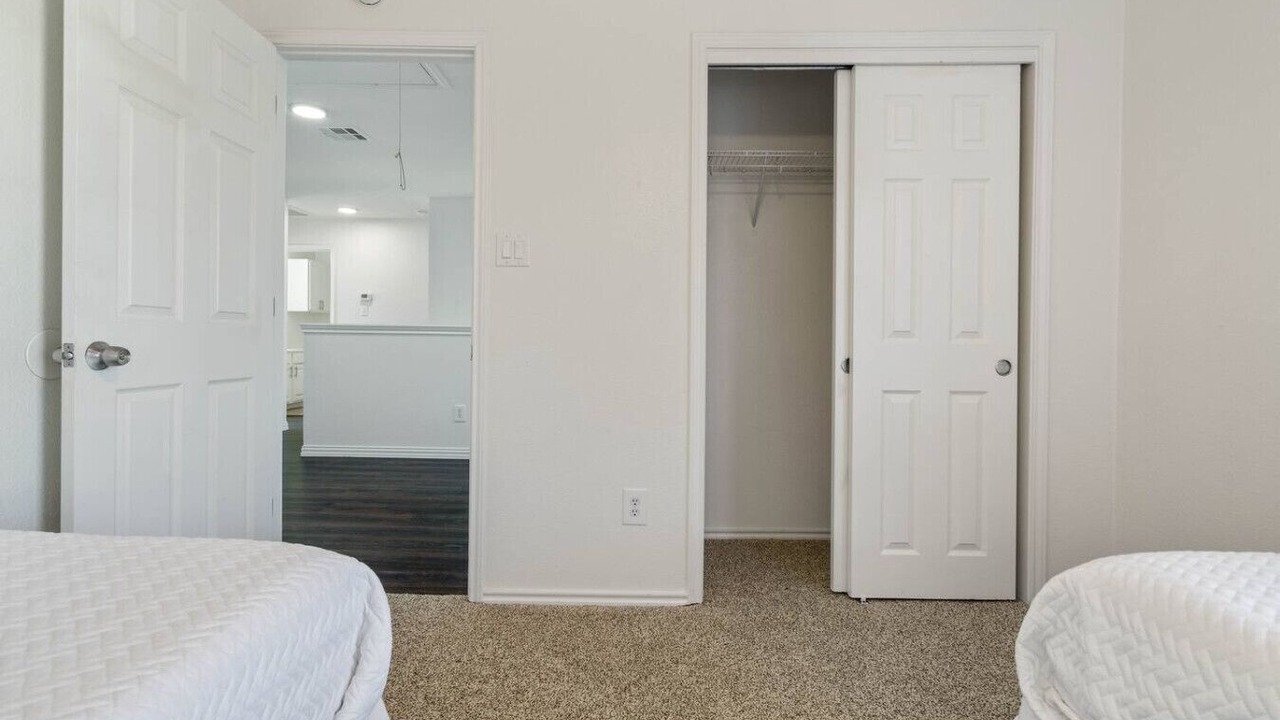 Photo of Bedroom in Manor
