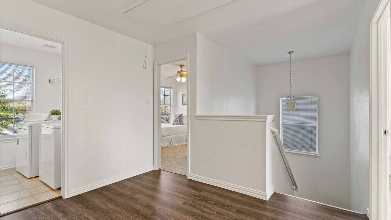 Photo of Bedroom in Manor