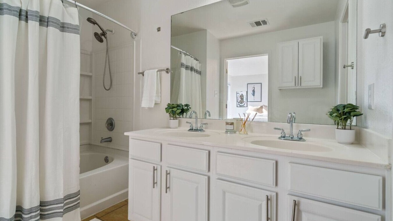 Photo of Bathroom in Manor