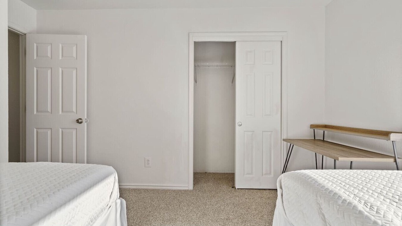 Photo of Bedroom in Manor