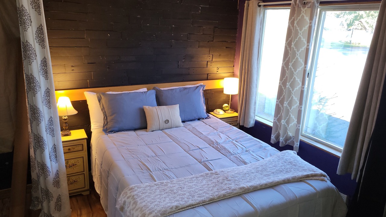 Photo of Bedroom in Maple Falls