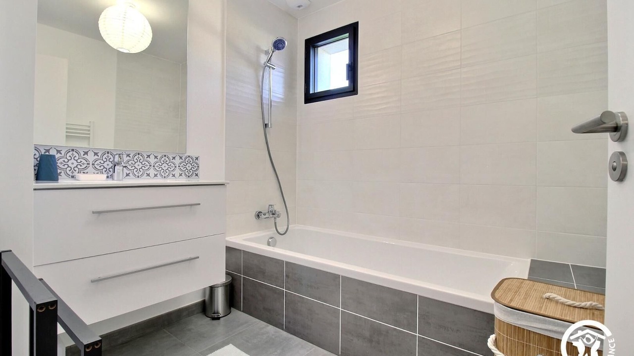 Photo of Bathroom in Pluvigner