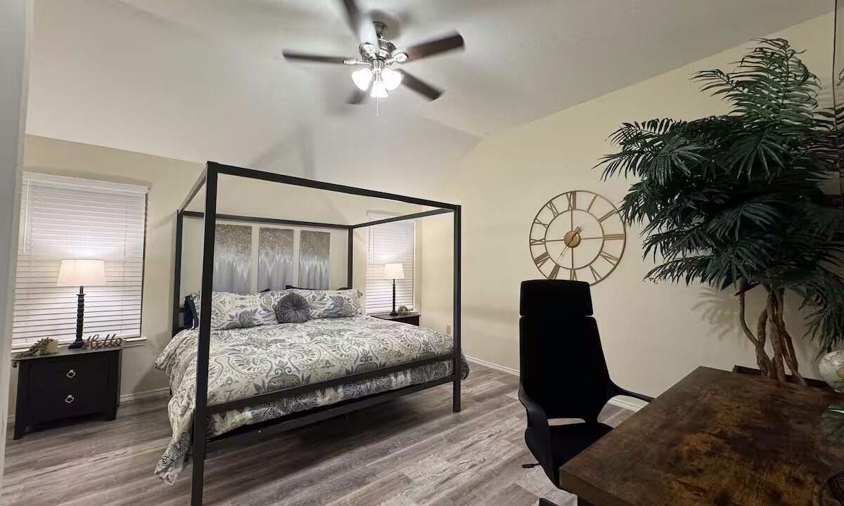 Photo of Bedroom in Garland