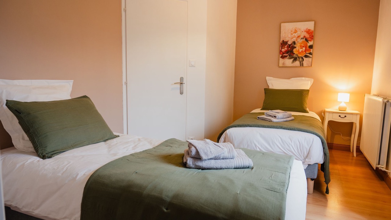 Photo of Bedroom in Saint-Jean-de-Beugne