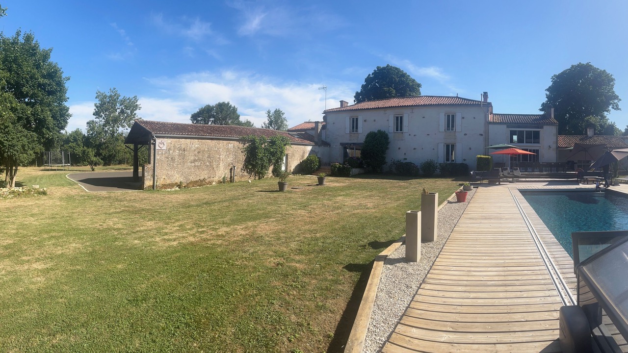 Photo of Outdoor in Saint-Jean-de-Beugne
