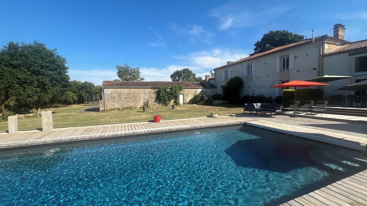 Photo of Outdoor in Saint-Jean-de-Beugne