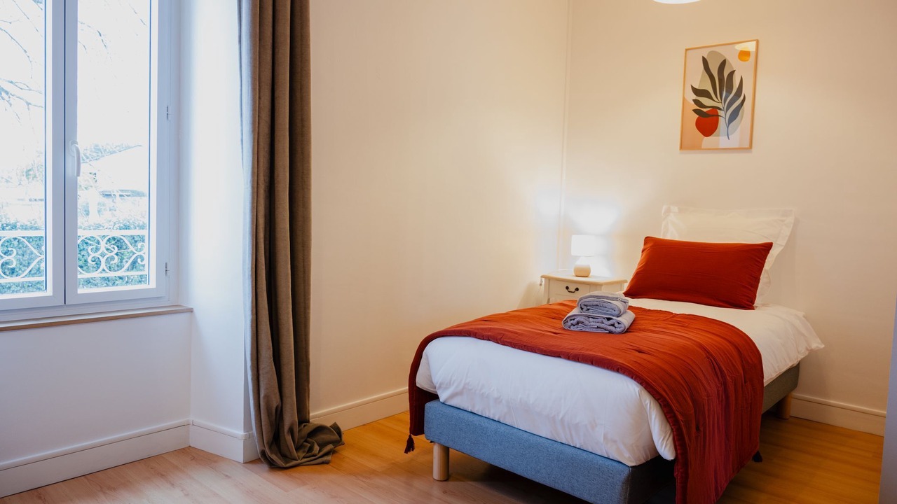 Photo of Bedroom in Saint-Jean-de-Beugne