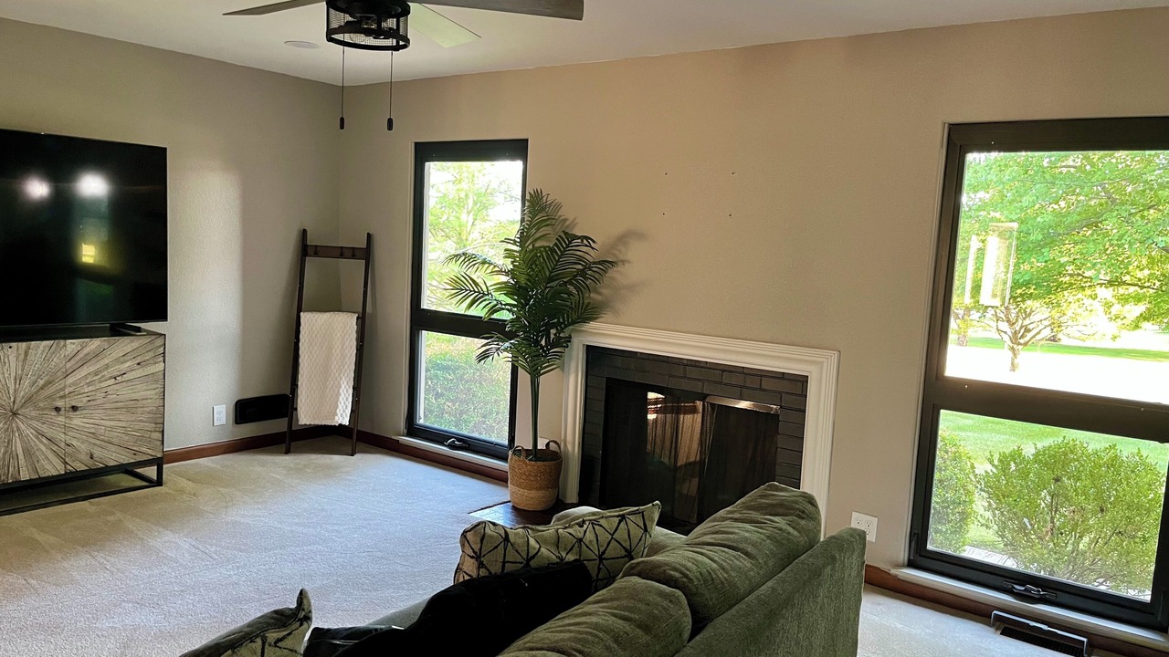 Photo of Livingroom in Mattoon