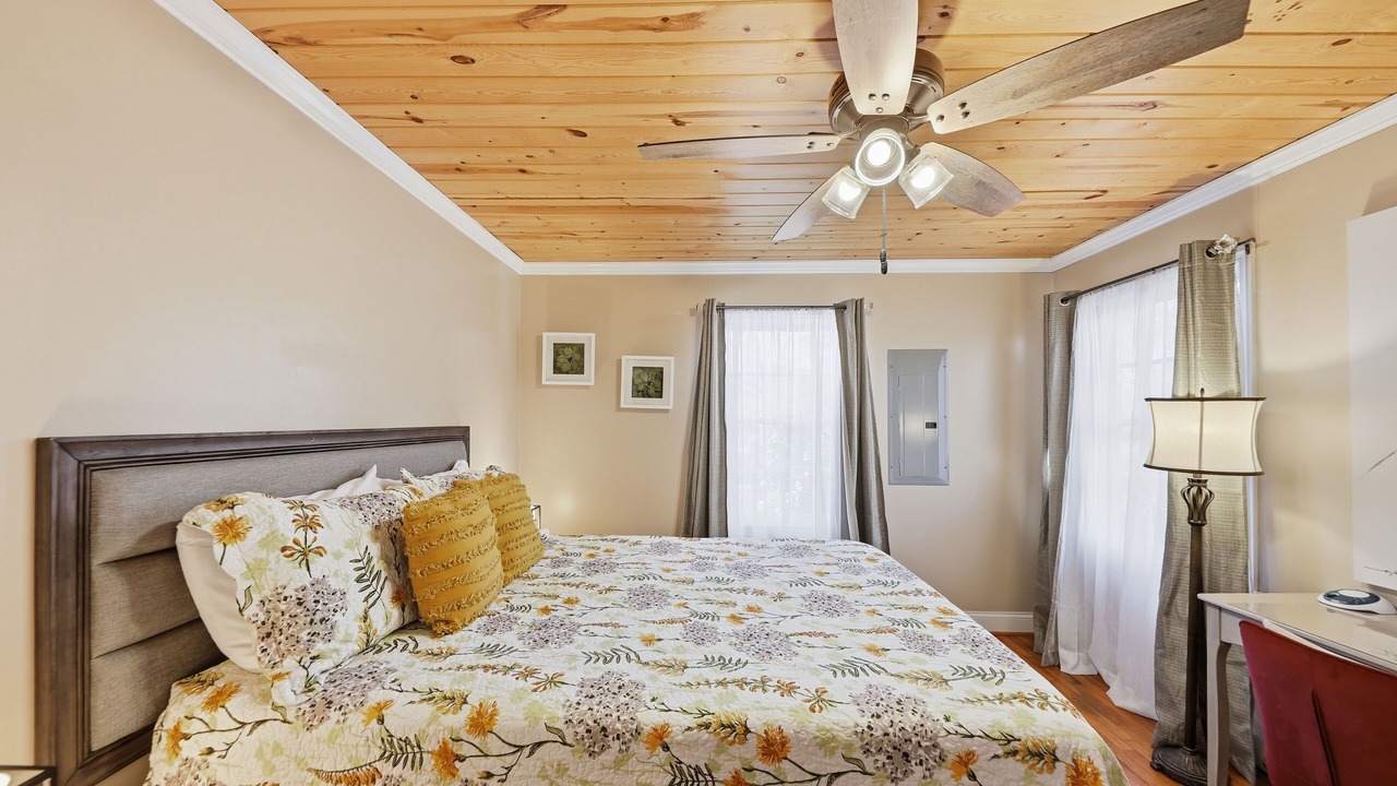 Photo of Bedroom in Helen