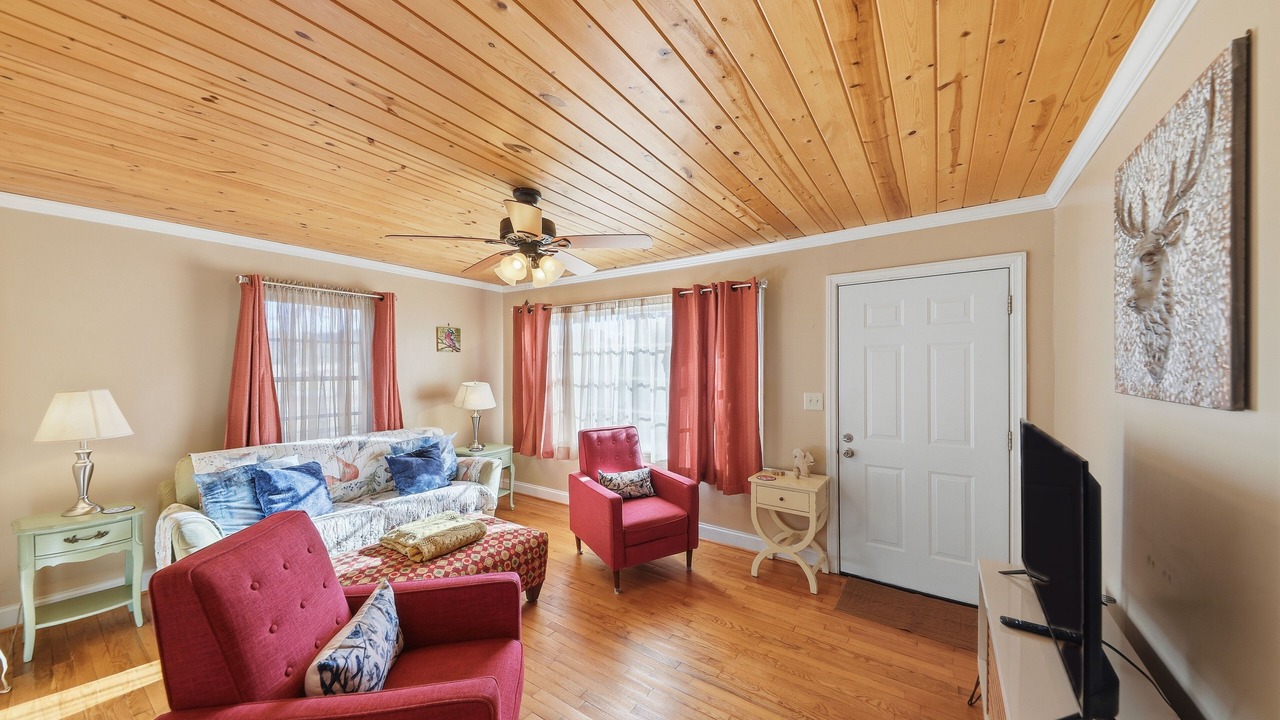 Photo of Livingroom in Helen