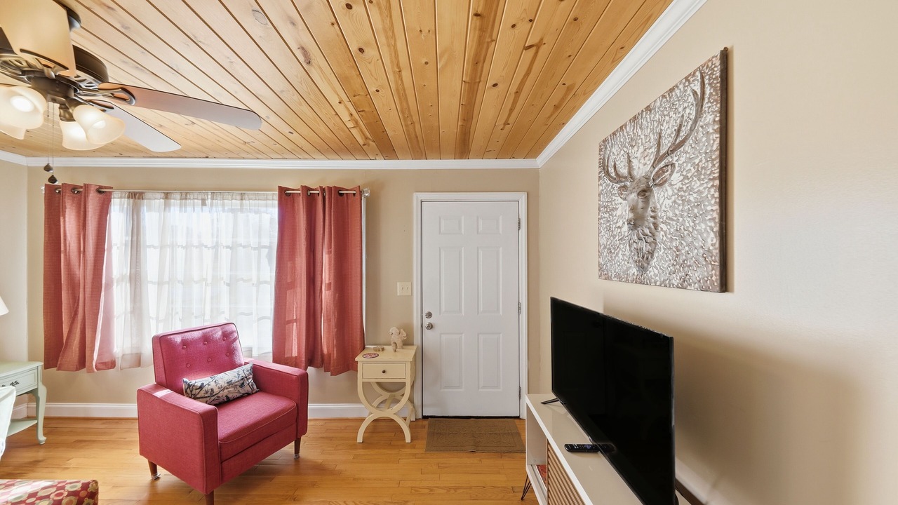 Photo of Livingroom in Helen