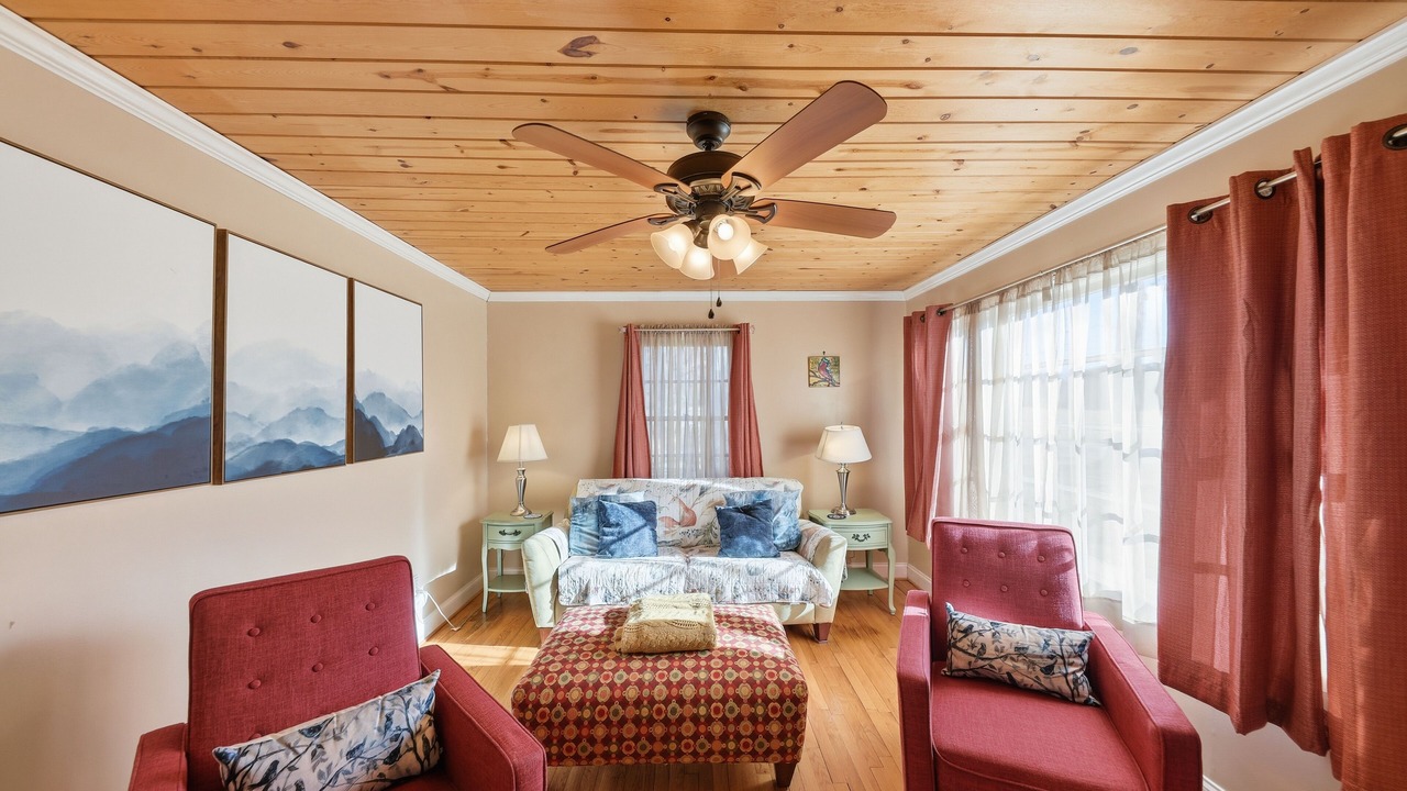 Photo of Livingroom in Helen
