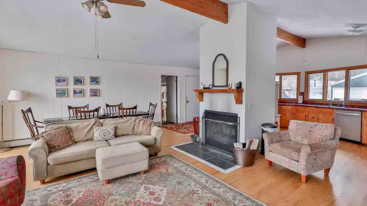 Photo of Livingroom in Windsor