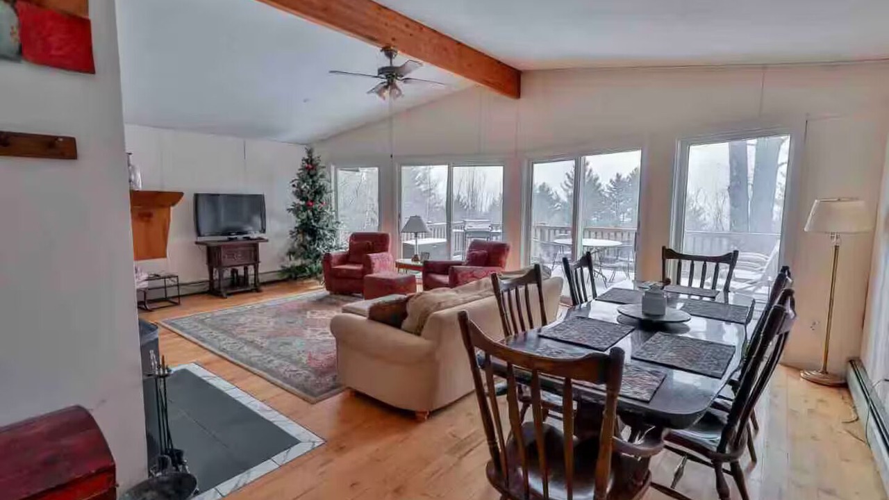 Photo of Livingroom in Windsor