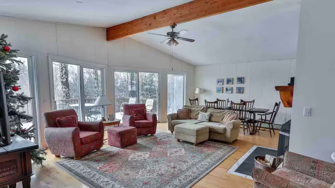 Photo of Livingroom in Windsor