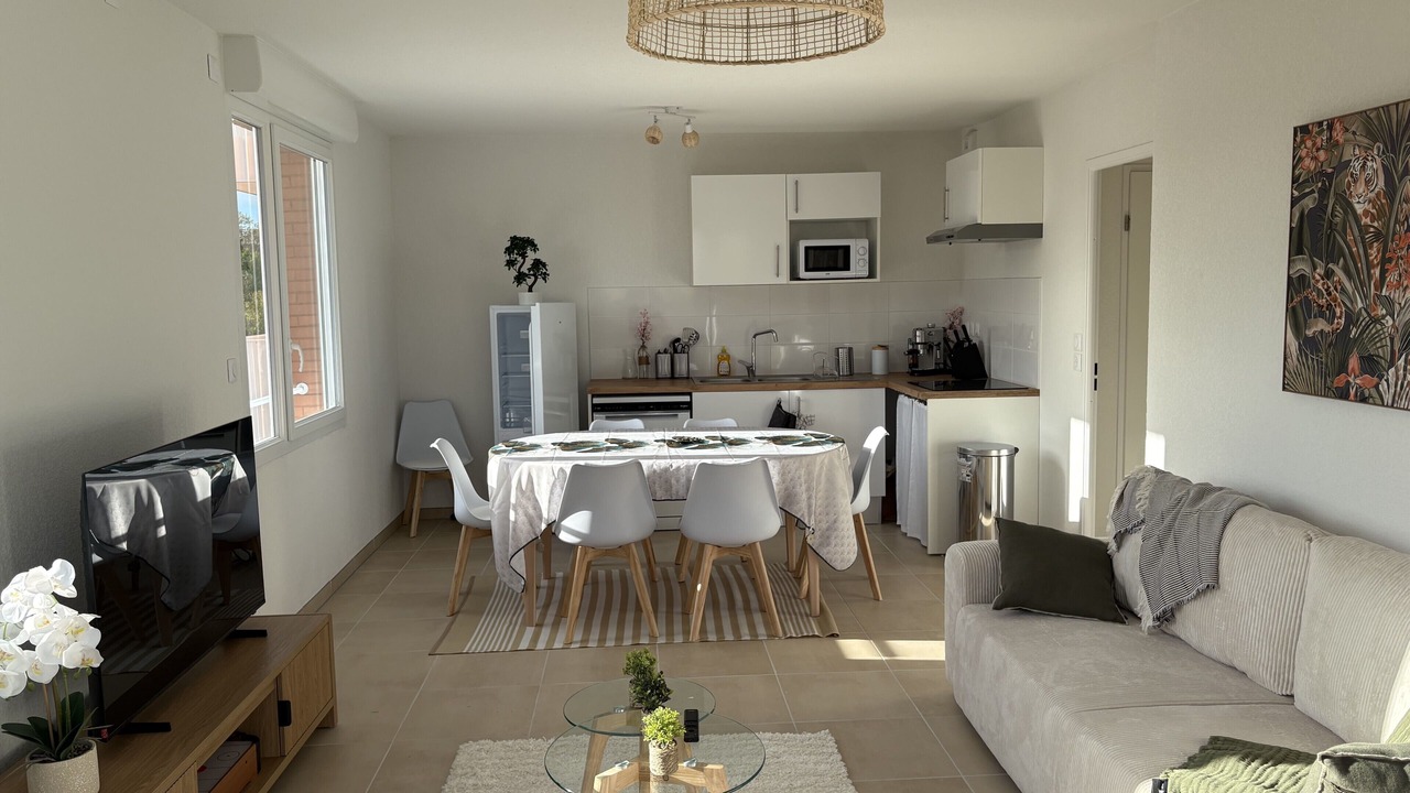 Photo of Livingroom in Montaudran - Lespinet