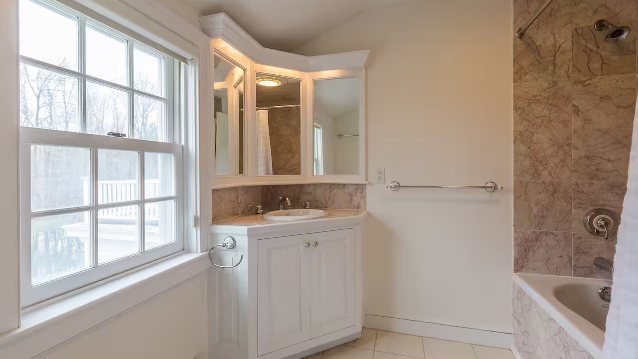 Photo of Bathroom in Barnard