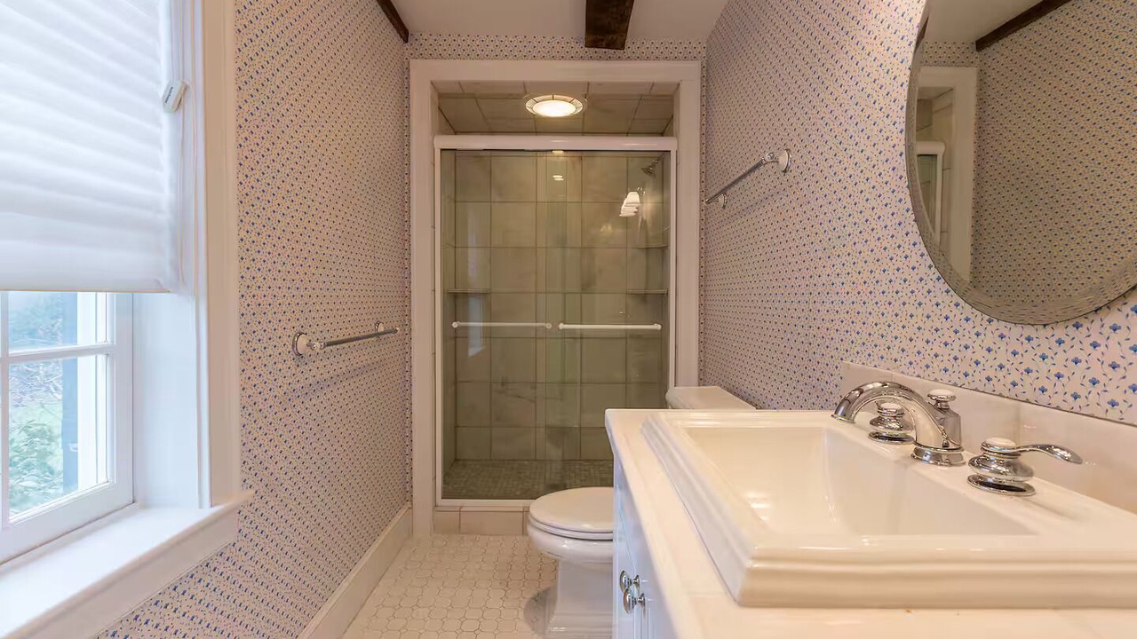Photo of Bathroom in Barnard