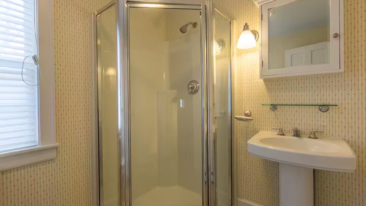 Photo of Bathroom in Barnard