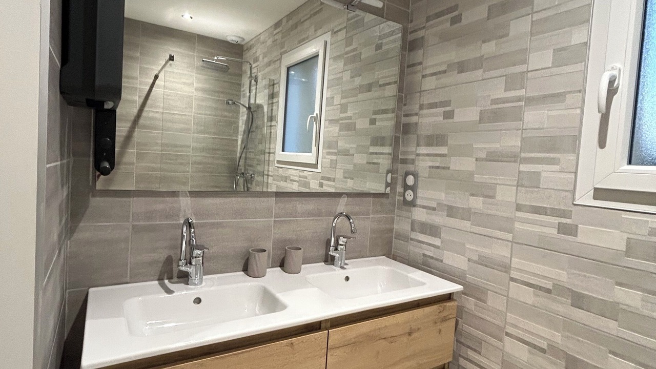 Photo of Bathroom in Issarles