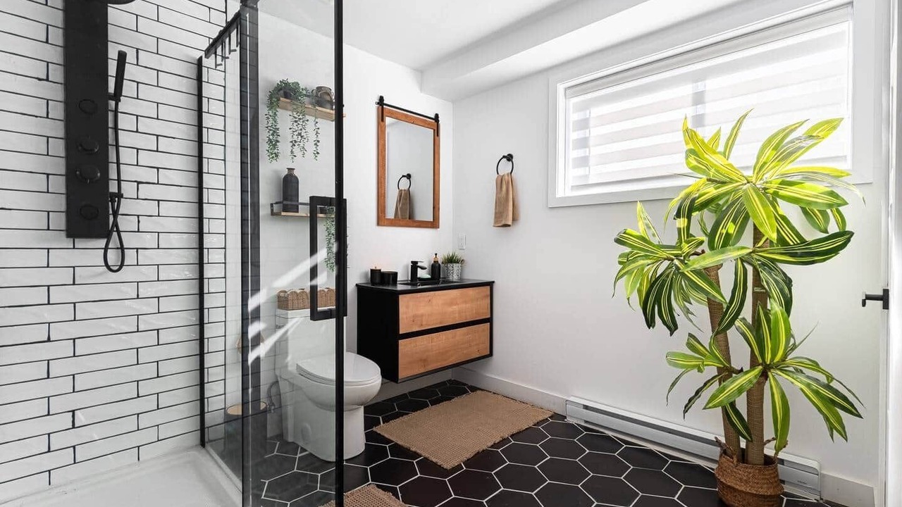 Photo of Bathroom in Lac-Swell