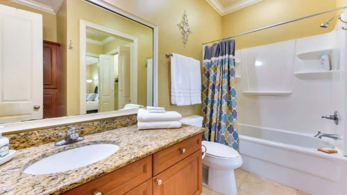 Photo of Bathroom in Highlands - Perkins